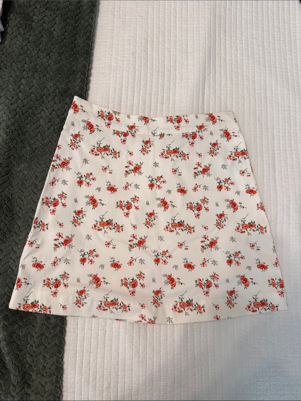 Forever 21 White A-Line Mini Skirt with Red Floral Print